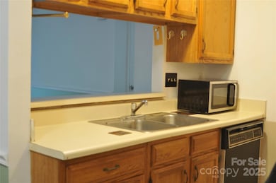 9601 Vinca Cir, Charlotte, NC 28213 - photo 2