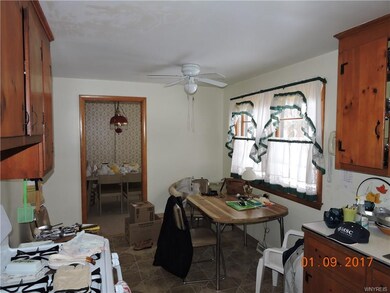 Kitchen Eating Area