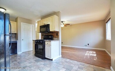 71 Ashley Ln, Staten Island, NY 10309 - photo 6