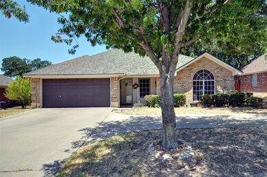 110 Chimney Rock Dr, Weatherford, TX 76086 - photo 2
