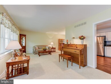 1904 Stratton Dr, Harleysville, PA 19438 - photo 3