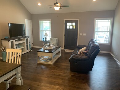 100 Lexington Cove, Shelbyville, TN 37160 - photo 4