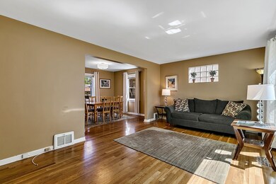 763 Portsmouth Ave, Westchester, IL 60154 - photo 5