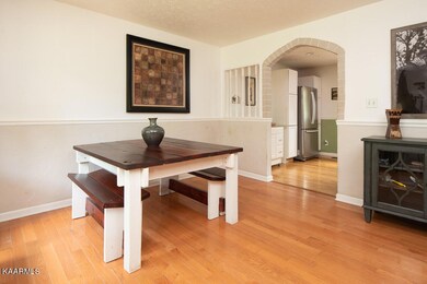 Archway to Kitchen