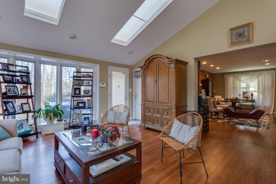 8504 Horseshoe Ln, Potomac, MD 20854 - photo 6