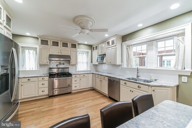 4300 Cedar Ln, Drexel Hill, PA 19026 - photo 5