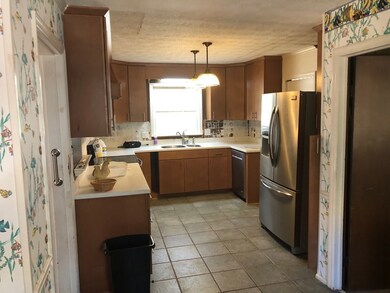 2317 Riverhill Dr, Valdosta, GA 31602 - photo 2