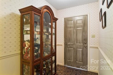 1552 Allen Ln, Conover, NC 28613 - photo 4