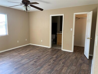 215 Dean Ct, Granbury, TX 76049 - photo 6