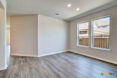 2129 Shepards St, Seguin, TX 78155 - photo 3