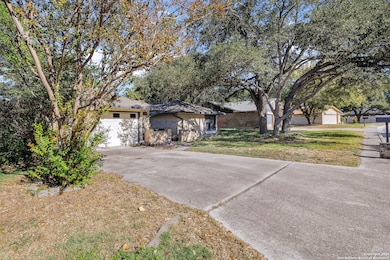 10243 Grand Meadow, San Antonio, TX 78239 - photo 4