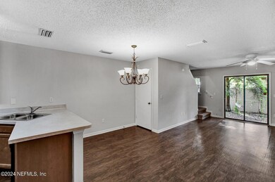 7728 Playschool Ln, Jacksonville, FL 32210 - photo 6