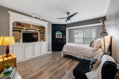 8020 Braesmain Dr unit 1803, Houston, TX 77025 - photo 5