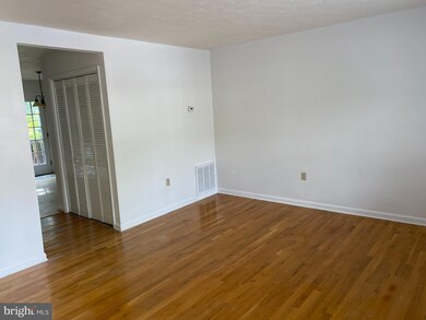 405 Tudor Dr, Winchester, VA 22603 - photo 2