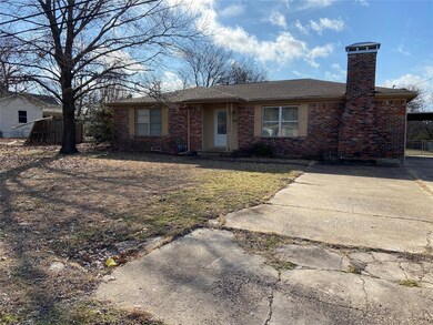 505 W Locust St, Whitewright, TX 75491 - photo 2