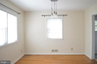 2338 N Oak St, Falls Church, VA 22046 - photo 4