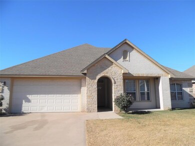 118 Pleasant View Dr, Weatherford, TX 76086 - photo 3