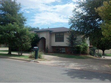 416 N Otis Ave, Elk City, OK 73644 - photo 2