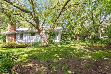 4 Butternut Dr, Naperville, IL 60540 - photo 2