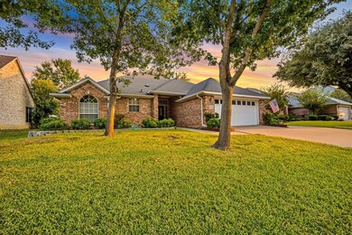 416 Shade Tree Cir, Hurst, TX 76054 - photo 2