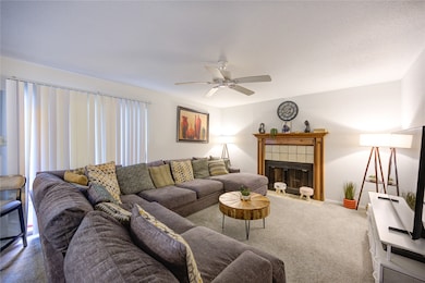 14911 Wunderlich Dr unit 413, Houston, TX 77069 - photo 2