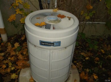 9 E Ridge St unit 11, Lansford, PA 18232 - photo 4