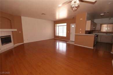 1900 N Torrey Pines Dr unit 225, Las Vegas, NV 89108 - photo 5