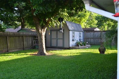 9758 Southport Dr, Houston, TX 77089 - photo 2