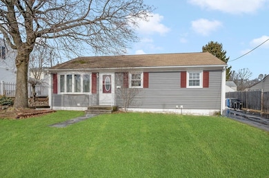 114 Mcgirr St, Cumberland, RI 02864 - photo 3