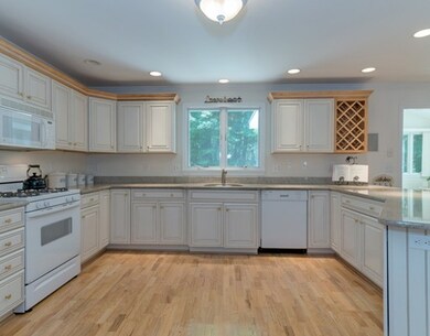 218 Rangeway Rd unit 252, North Billerica, MA 01862 - photo 6