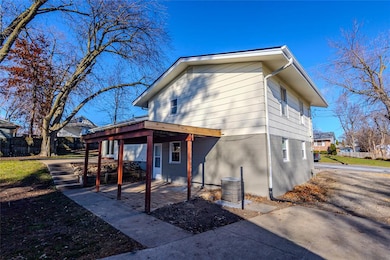 325 S 8th Ave W, Newton, IA 50208 - photo 7