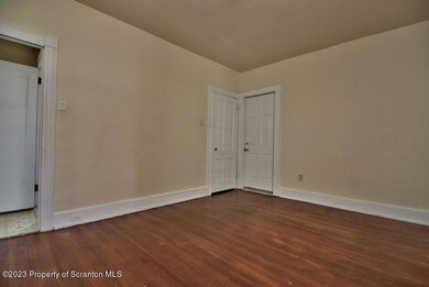 1515 Pine St Bottom, Scranton, PA 18510 - photo 5