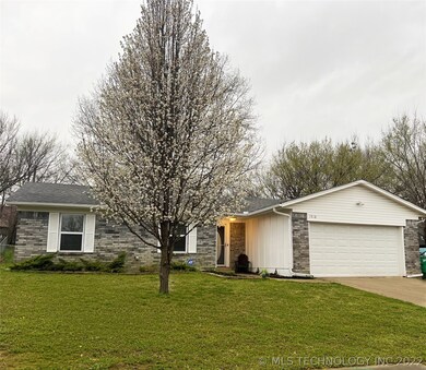 1918 S Bixby St, Sapulpa, OK 74066 - photo 2