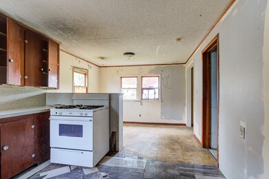 Dan Holt 1605 N Oak Grove 3