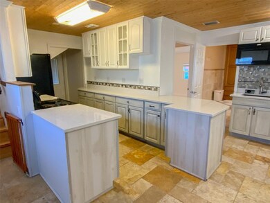 657 Broadway unit C, Dunedin, FL 34698 - photo 4