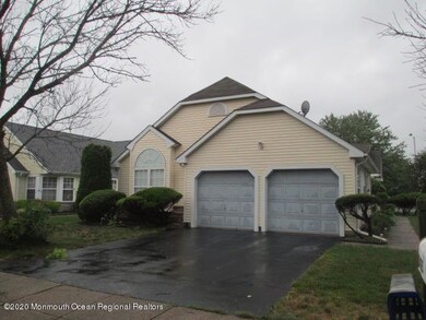 2425 Woodbine Ln, Toms River, NJ 08755 - photo 2