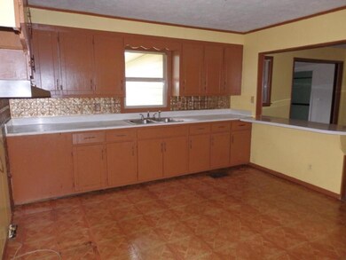 1501 Squibb Dr, Johnson City, TN 37601 - photo 5