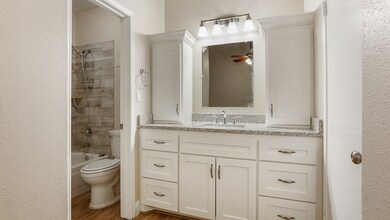 8019 Log Hollow Dr, Houston, TX 77040 - photo 7