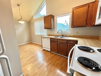 3815 S Genoa Cir unit B, Aurora, CO 80013 - photo 3