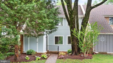 11116 Forest Edge Dr, Reston, VA 20190 - photo 6