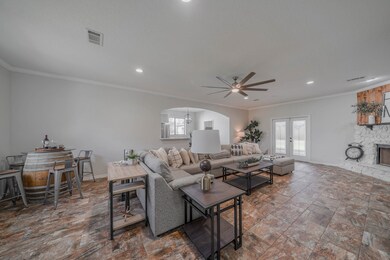 21033 Britt Oaks Dr, Alvin, TX 77511 - photo 4