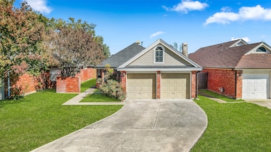 3062 Rustlewind Ln, Grand Prairie, TX 75052 - photo 3