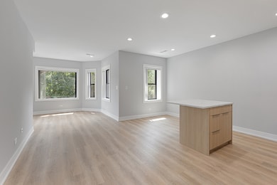 1548 W Juneway Terrace unit 3A, Chicago, IL 60626 - photo 2