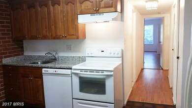 9717 Kings Crown Ct unit 202, Fairfax, VA 22031 - photo 7