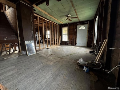 637 S Clemens Ave, Lansing, MI 48912 - photo 4