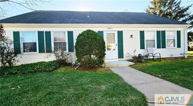 307 Sturbridge Ln unit 307C, Monroe Township, NJ 08831 - photo 2