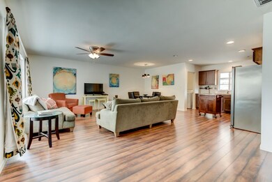 1622 W Weldon Ave-8