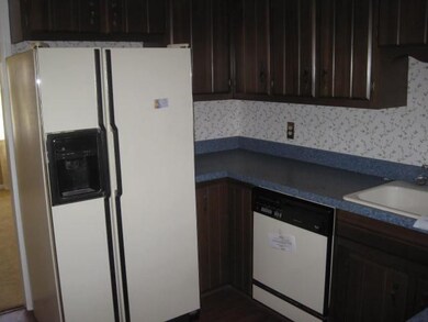 243 Farmbrook Cir, Frankfort, KY 40601 - photo 7