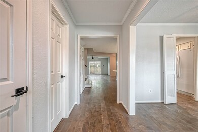 14327 Lost Meadow Ln, Houston, TX 77079 - photo 4