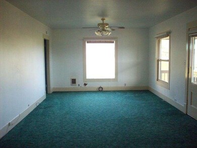 1010 Crossing St, Raymond, WA 98577 - photo 5